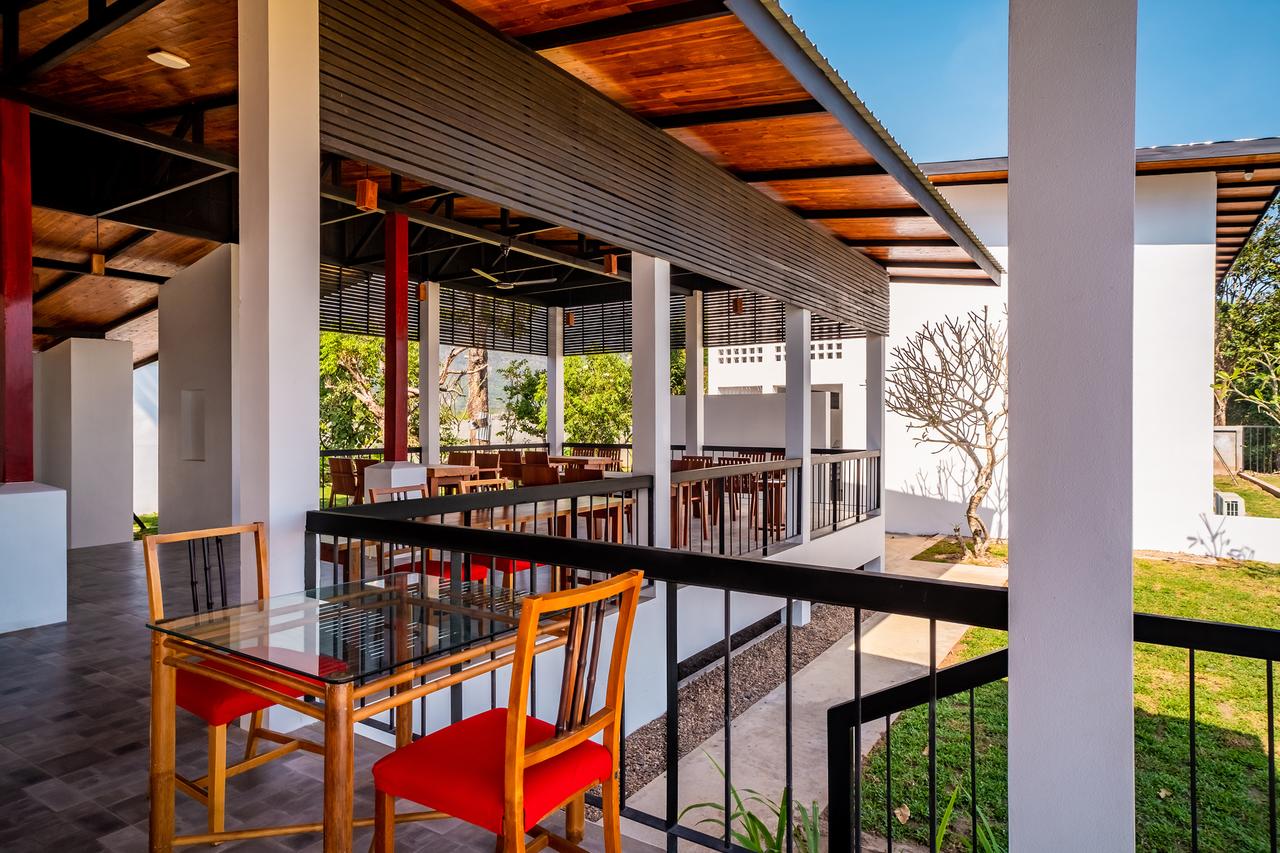 Hotel The Riviera Champasak